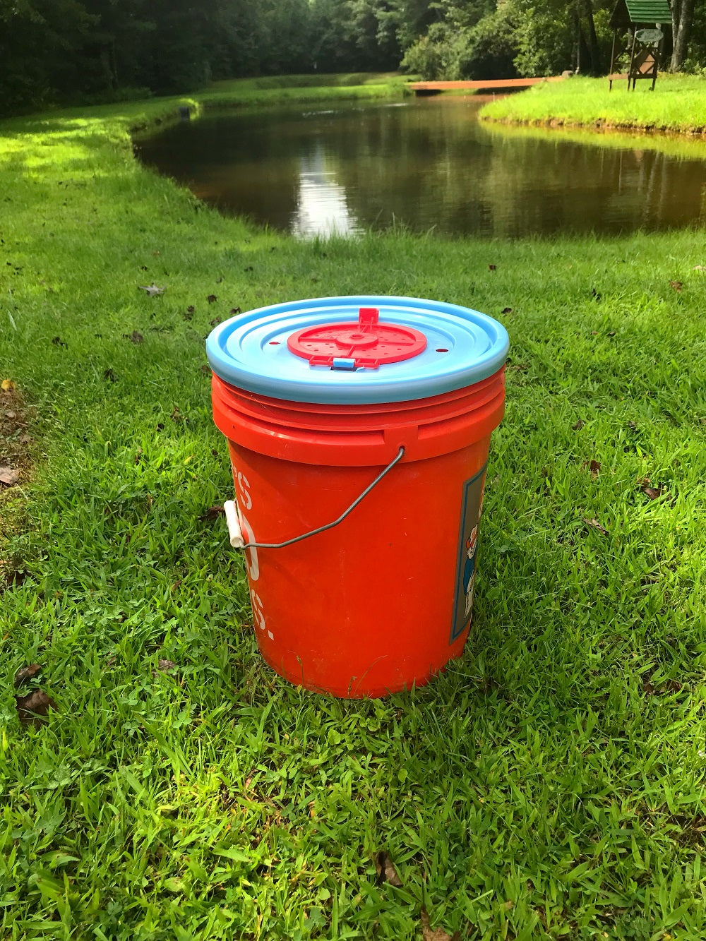 diy 5gal bucket fishing lure storage, Click to expand / contract the width  of this image